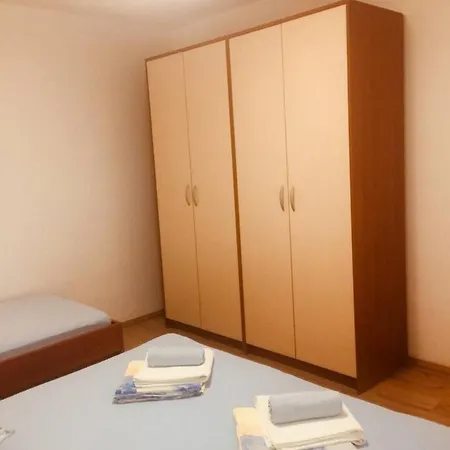 Apartamento With A Parking Space - 22168 Makarska