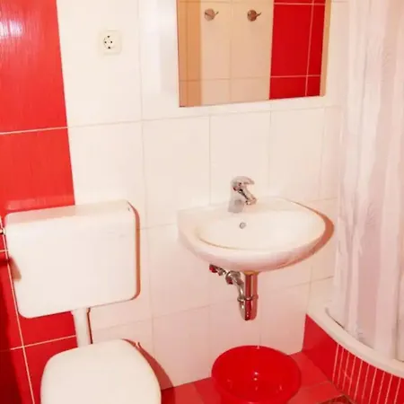 Apartamento With A Parking Space - 22168 Makarska