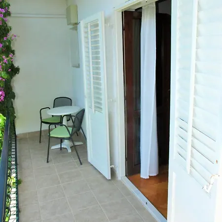 With A Parking Space - 22168 Makarska