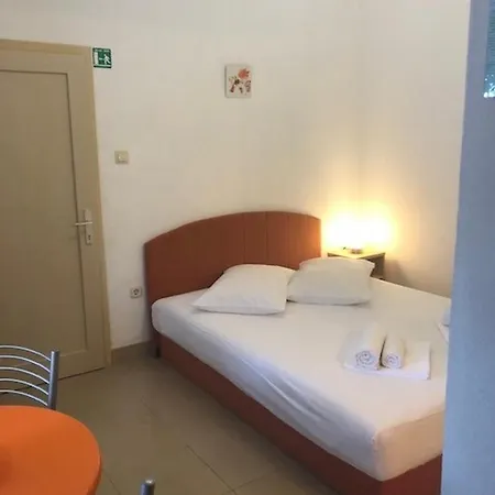 With A Parking Space - 22168 Apartamento Makarska