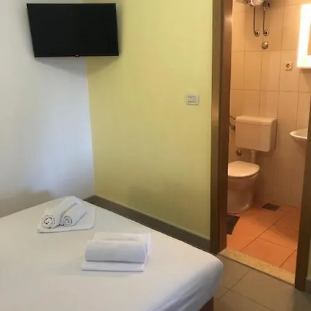 With A Parking Space - 22168 Apartamento Makarska